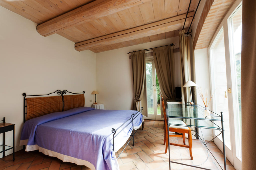 Valcastagno Relais & Residence Sirolo Rom bilde